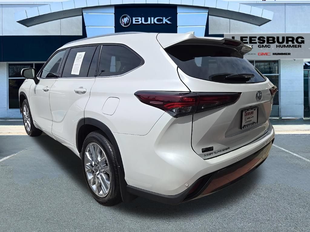 Used 2025 Toyota Highlander Limited AWD/4WD image 5