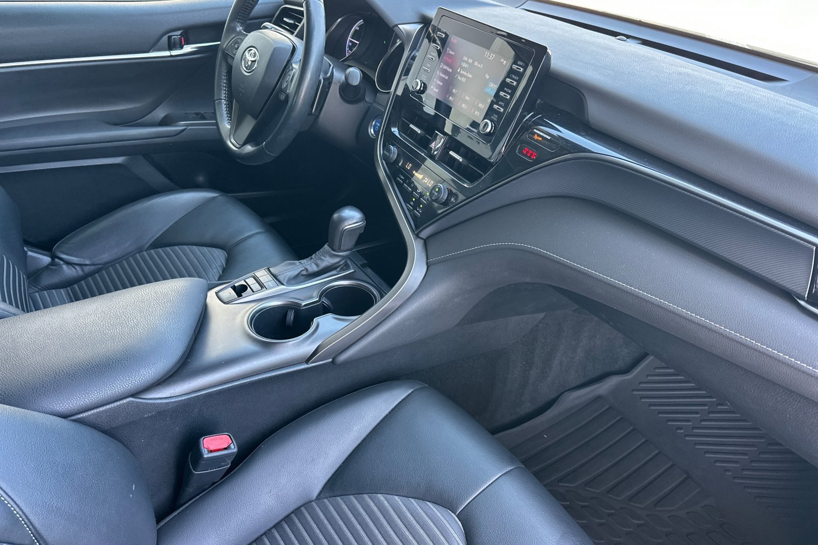 Certified 2022 Toyota Camry SE w/ Convenience Package FWD image 14