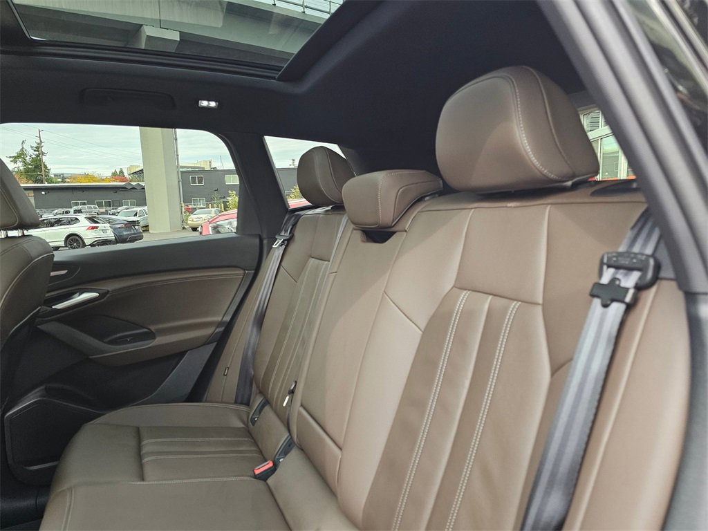 Used 2025 Audi Q6 e-tron Prestige w/ 20" Wheel Package image 21