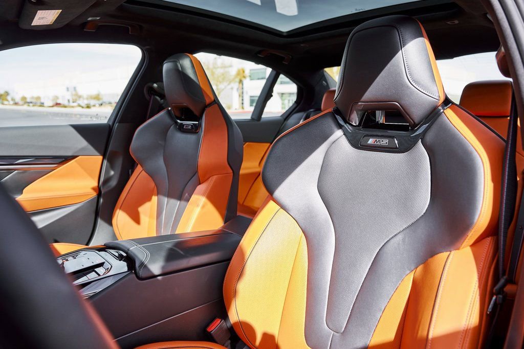 Used 2026 BMW M5 w/ Executive Package image 52