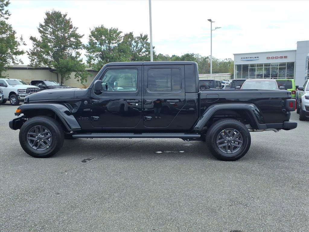 New 2025 Jeep Gladiator Sport AWD/4WD image 7