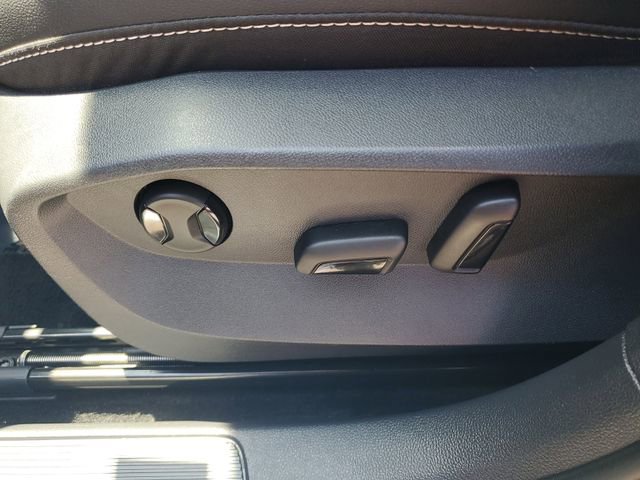 Certified 2022 Volkswagen Taos SE w/ Panoramic Sunroof Package FWD image 19