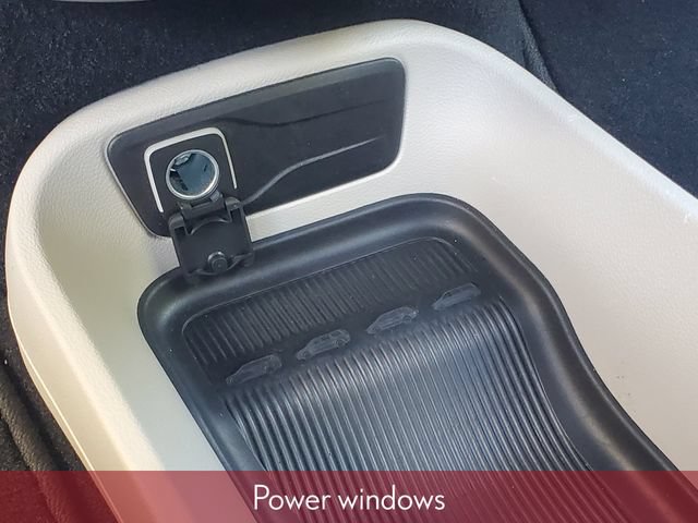 Used 2024 Chrysler Pacifica Touring-L FWD image 24