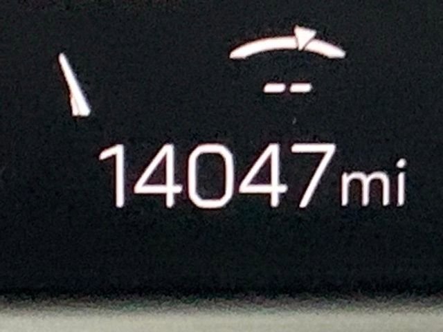 Used 2025 GMC Acadia AT4 image 21