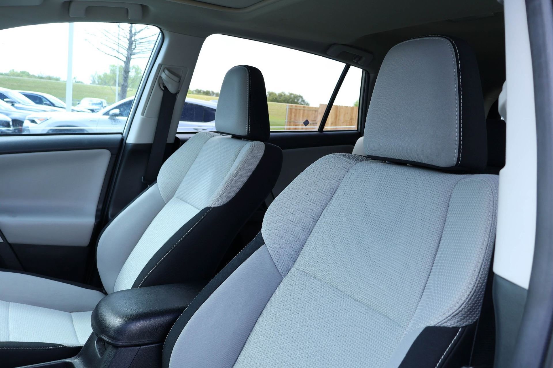 Used 2018 Toyota RAV4 XLE w/ Plus Extra Value Package image 11