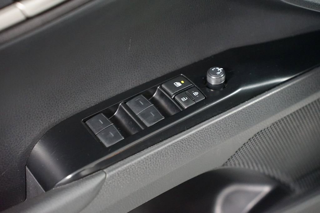 Used 2025 Toyota Camry LE image 31