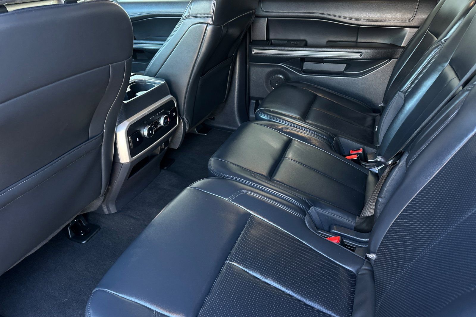 Certified 2024 Ford Expedition Max XLT image 11