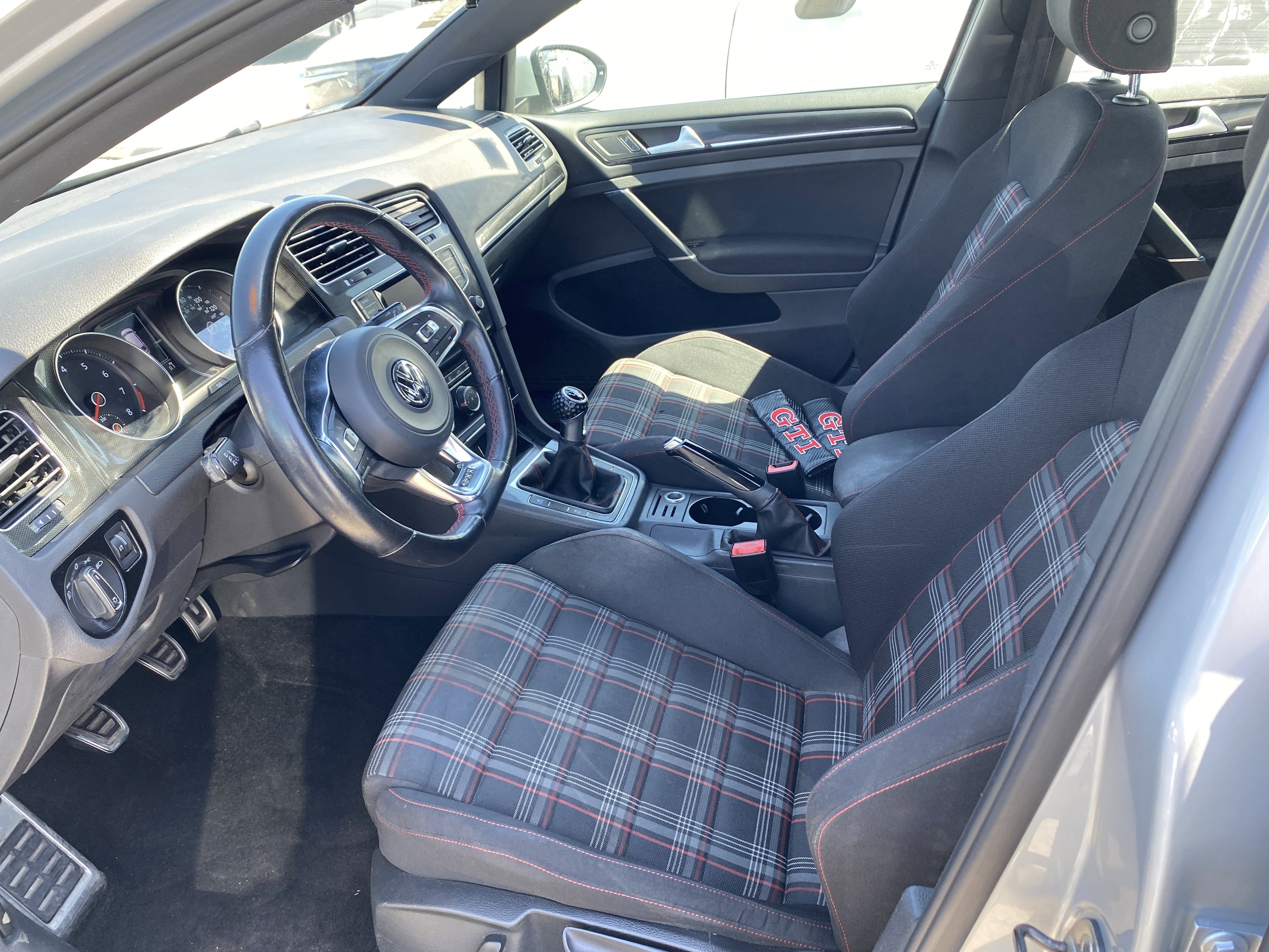 Used 2015 Volkswagen GTI S image 10