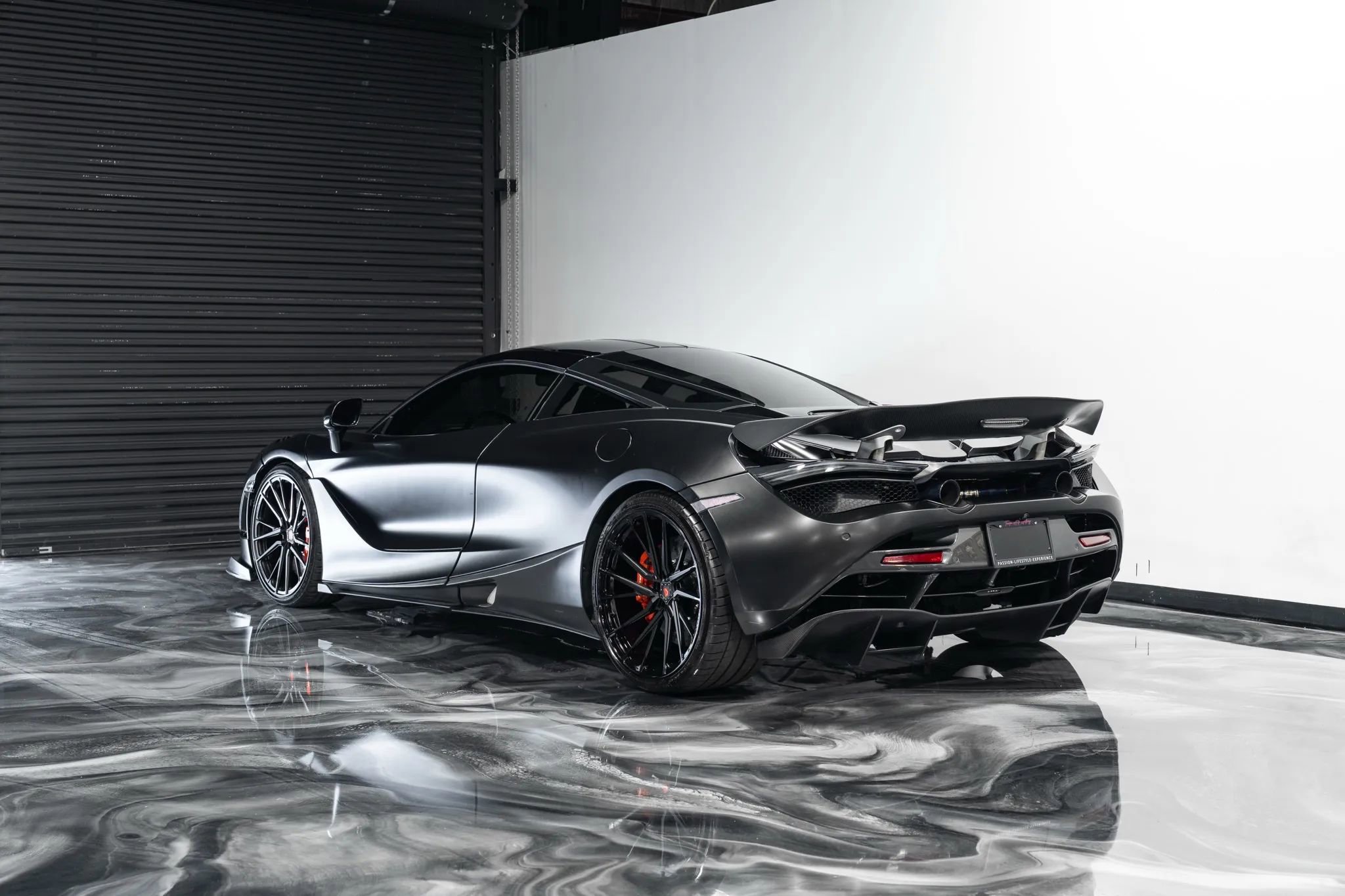 Used 2018 McLaren 720S image 14