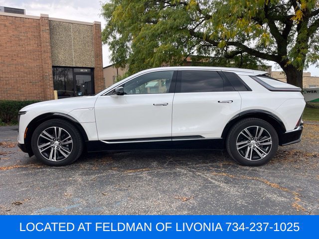 Certified 2024 Cadillac Lyriq Luxury AWD/4WD image 2