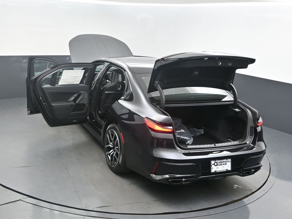 New 2026 BMW 760i xDrive w/ Executive Package image 29