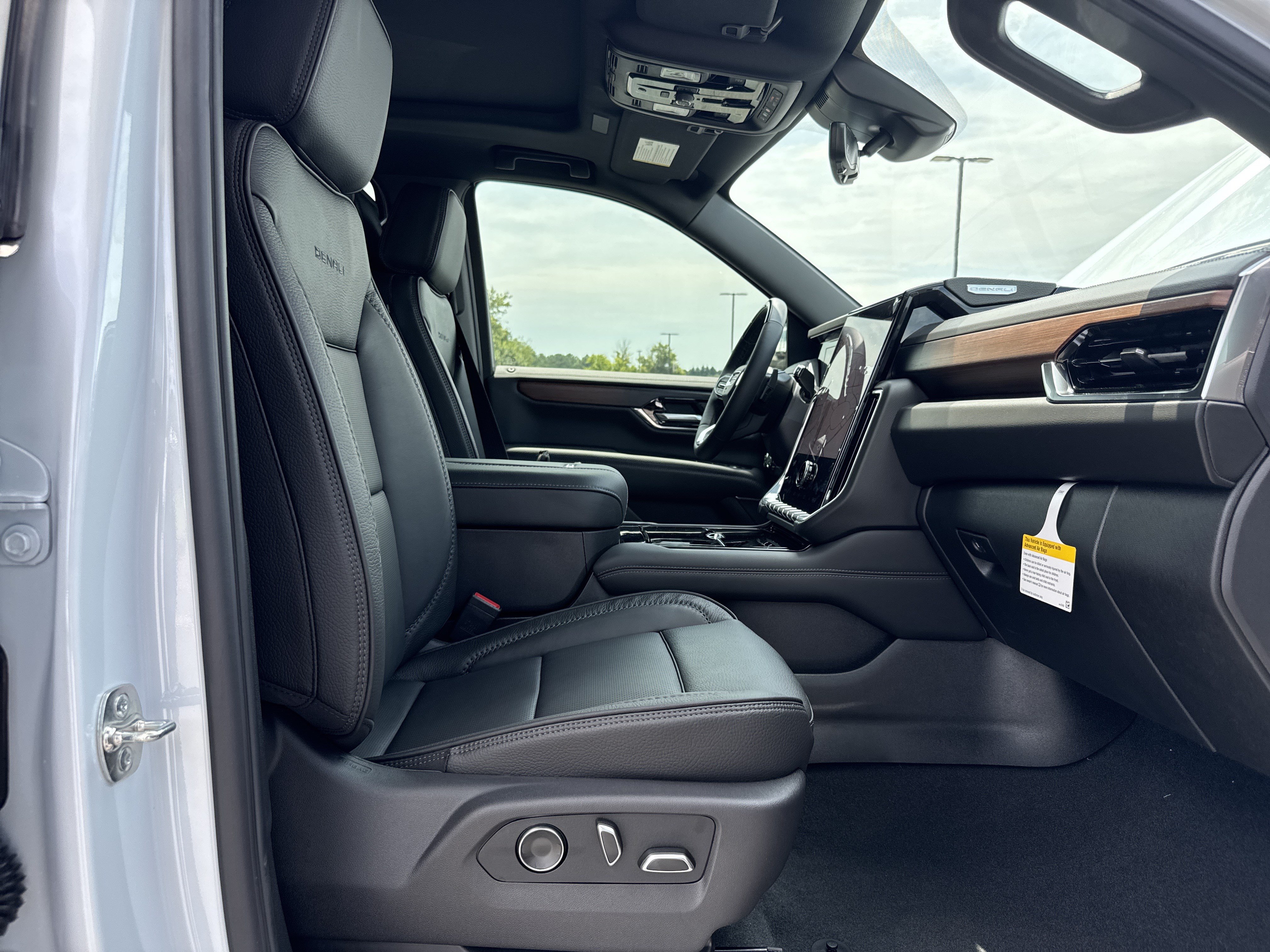 New 2026 GMC Yukon XL Denali w/ Denali Reserve Package AWD/4WD image 35