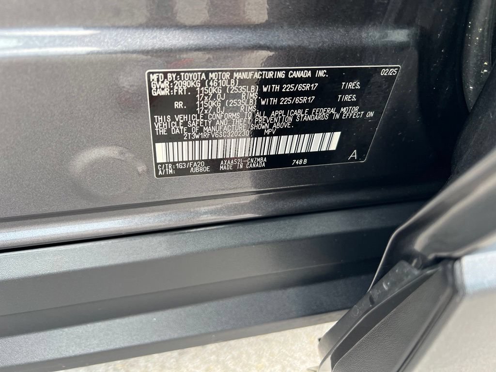 Used 2025 Toyota RAV4 XLE FWD image 16