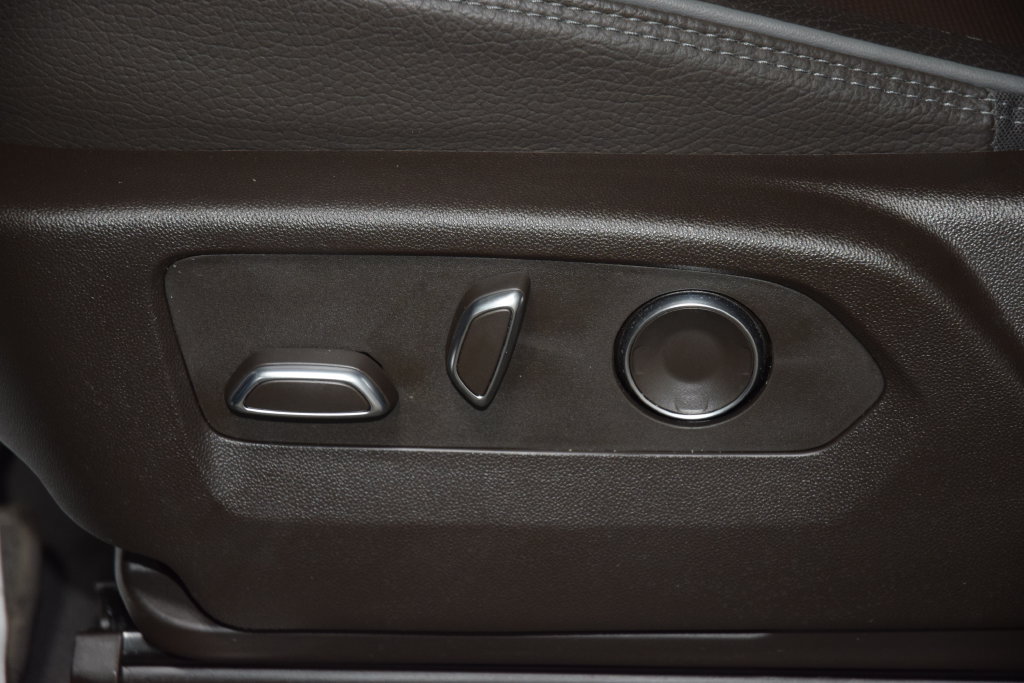 Used 2024 GMC Sierra 1500 Denali AWD/4WD image 44