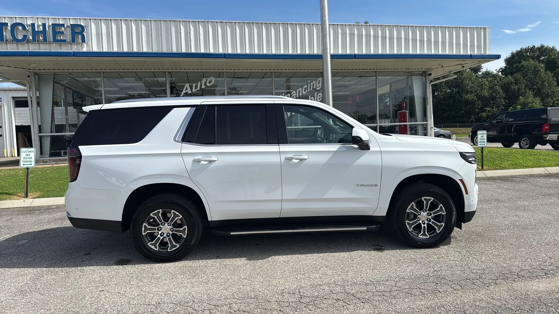 Used 2025 Chevrolet Tahoe LT RWD image 6