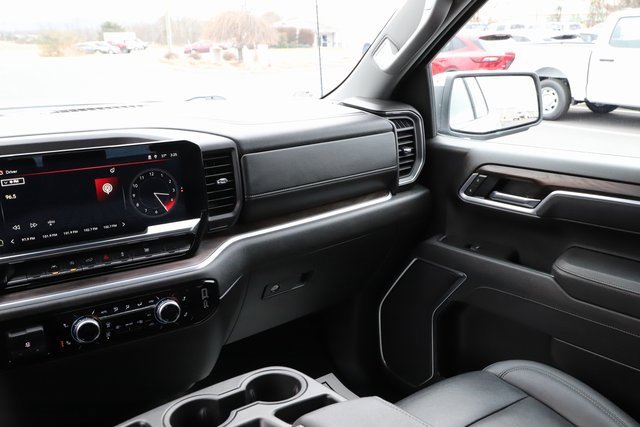 Used 2025 GMC Sierra 1500 SLT image 27