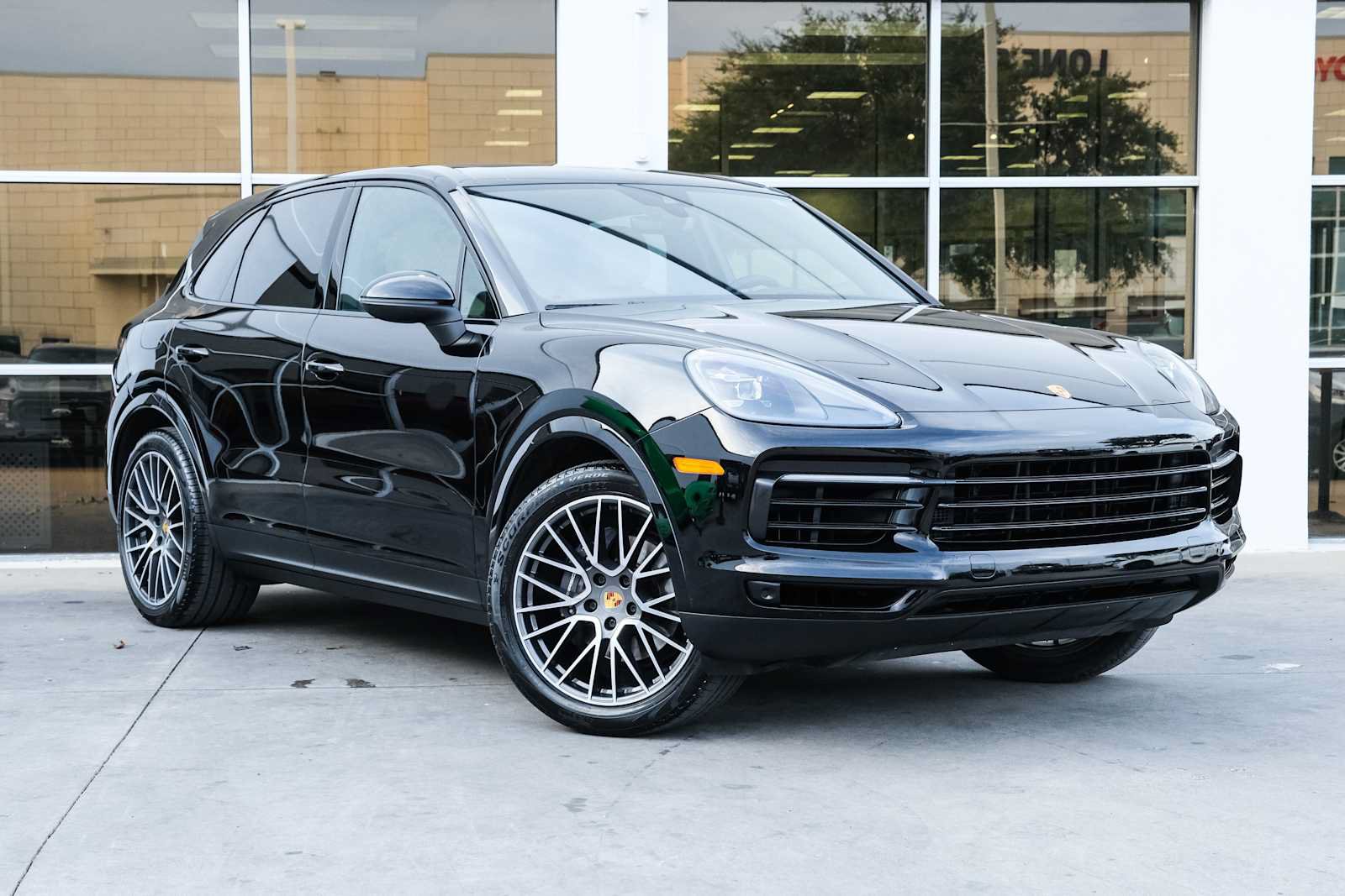Used 2019 Porsche Cayenne AWD/4WD image 5