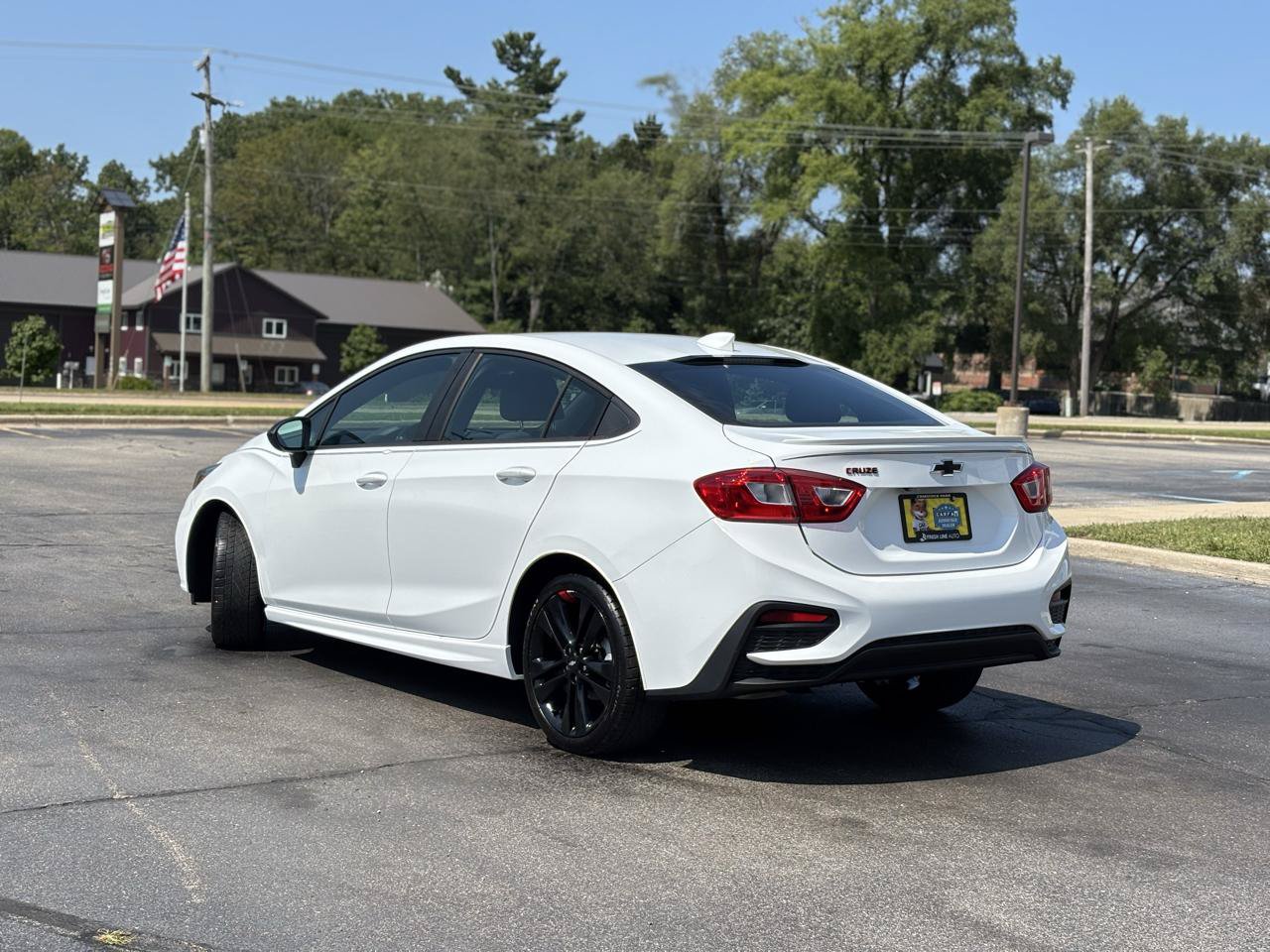 Used 2017 Chevrolet Cruze LT w/ Redline Edition FWD image 6