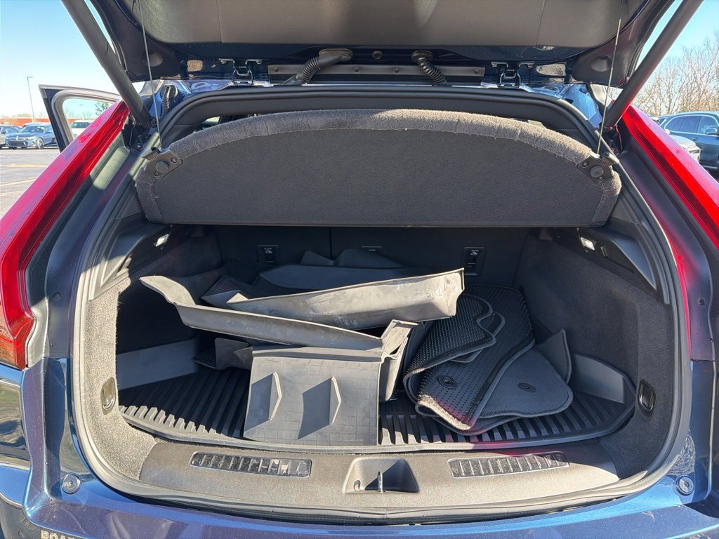 Used 2021 Cadillac XT4 Premium Luxury image 16