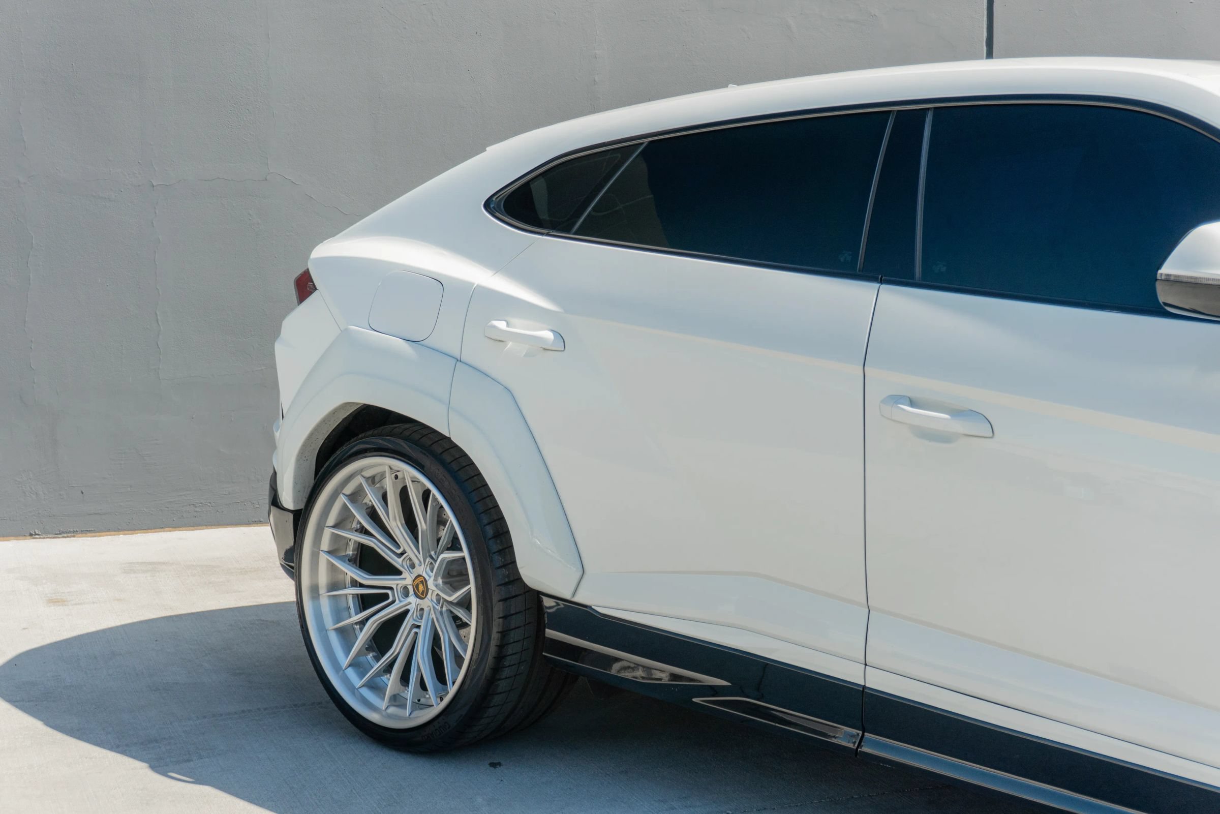 Used 2019 Lamborghini Urus AWD/4WD image 34