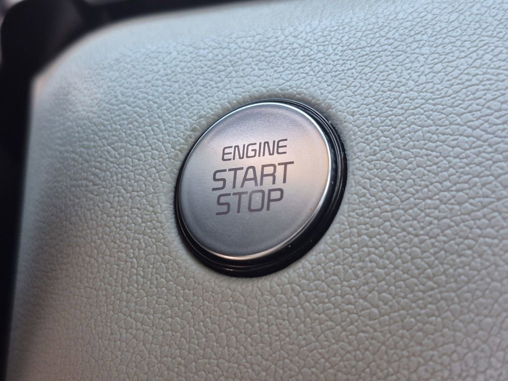 Certified 2023 Kia Sorento SX image 24