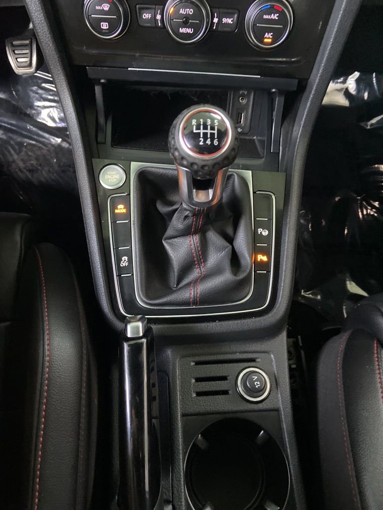 Used 2017 Volkswagen GTI Autobahn image 27