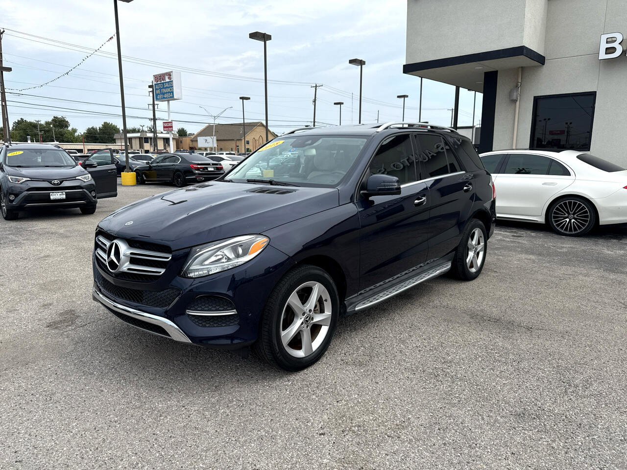 Used 2018 Mercedes-Benz GLE 350 image 2