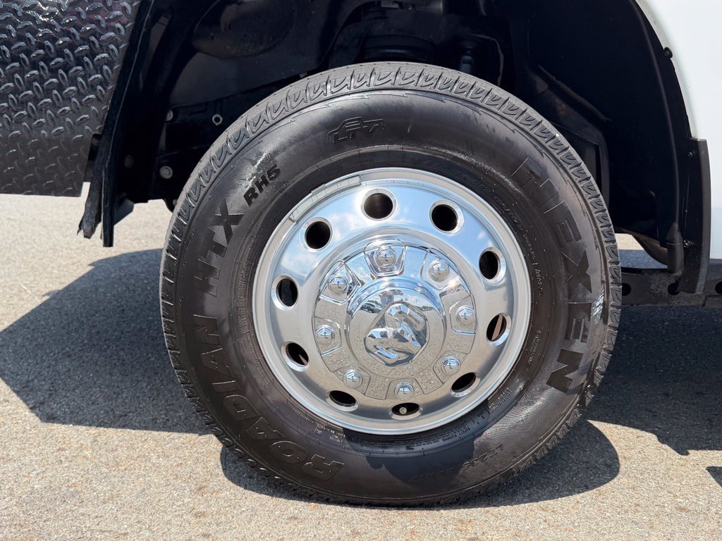 Used 2025 RAM 3500 Tradesman w/ Chrome Appearance Group AWD/4WD image 10