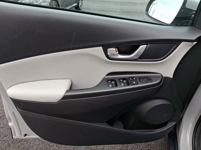 Used 2023 Hyundai Kona Limited w/ Cargo Package image 12