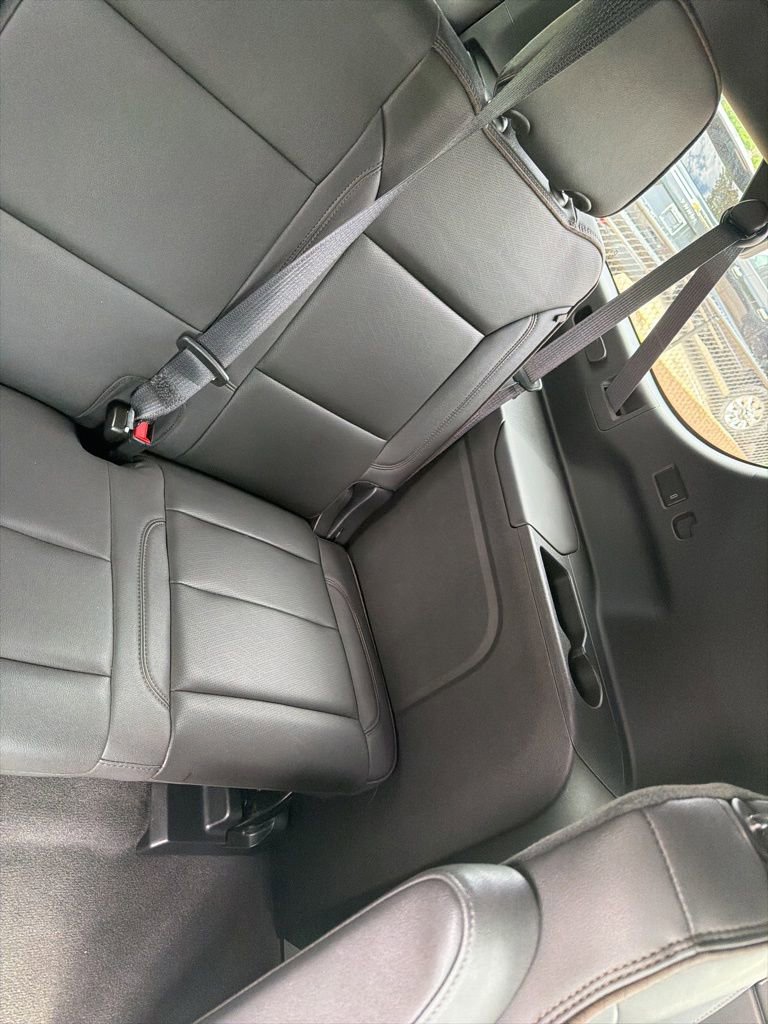 Used 2023 Chevrolet Suburban High Country AWD/4WD image 28