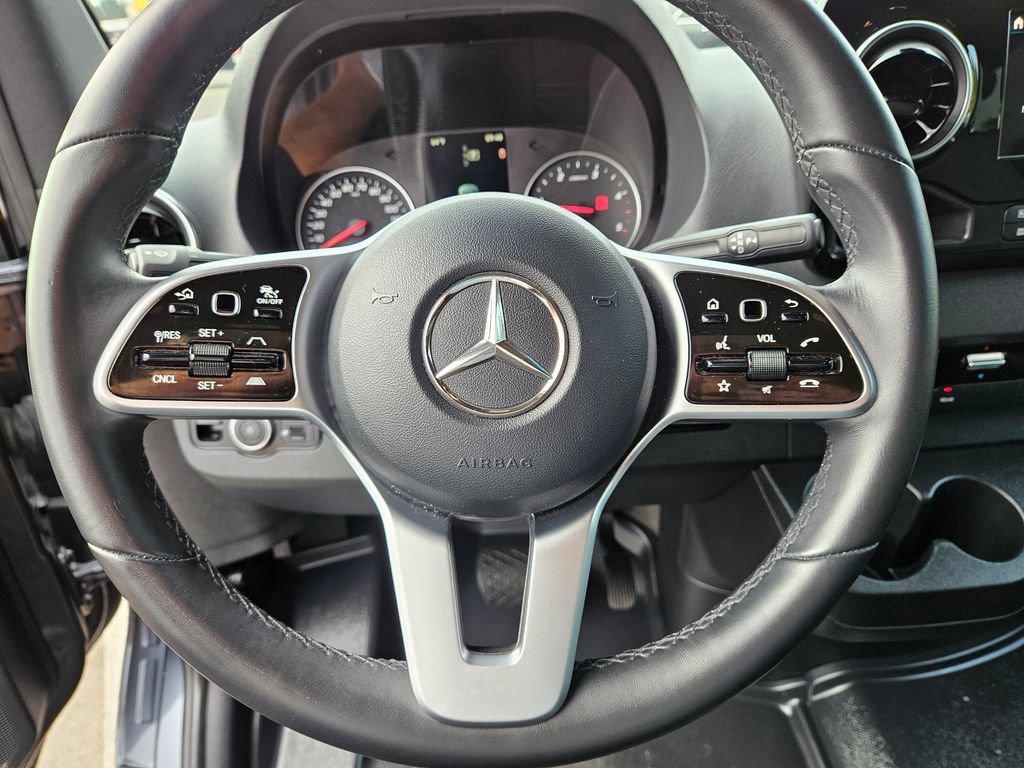 Used 2024 Mercedes-Benz Sprinter 2500 image 25