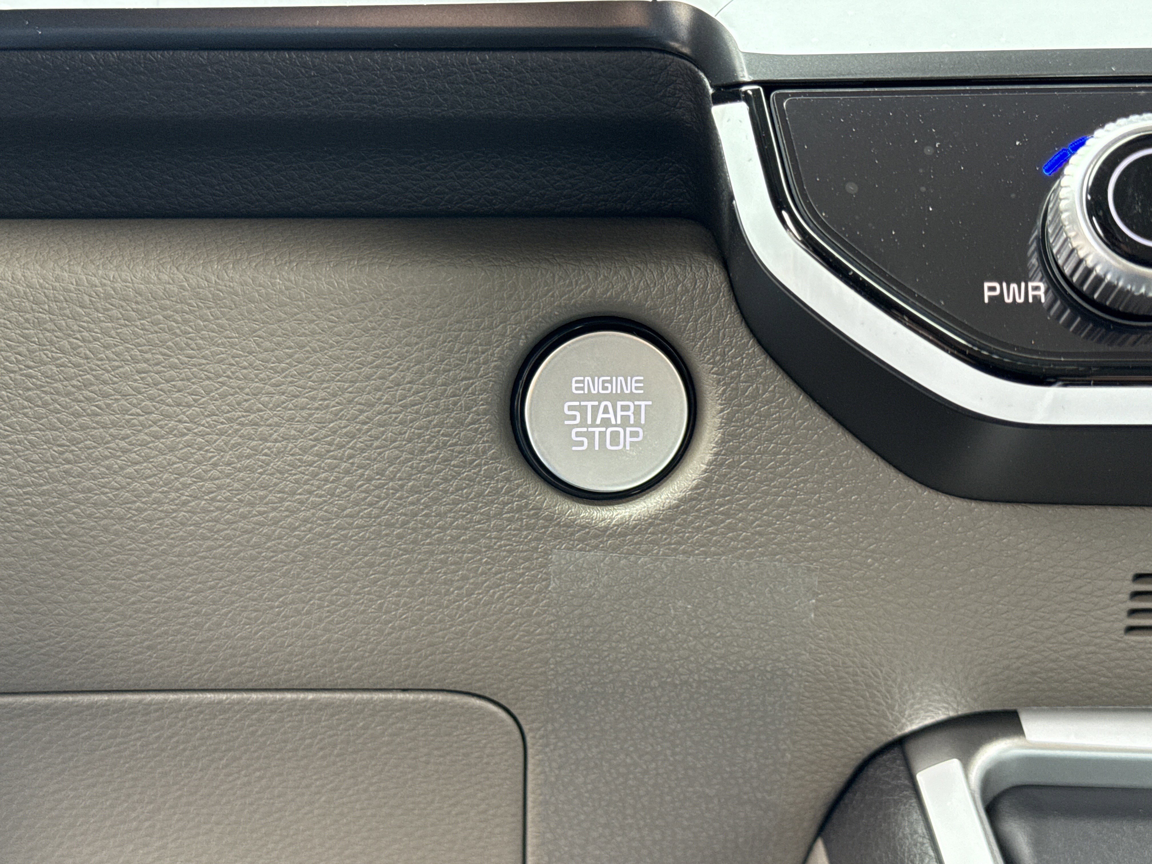 New 2025 Kia Carnival image 7