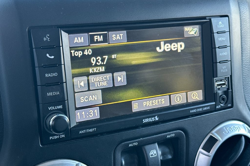Used 2013 Jeep Wrangler Sahara w/ Connectivity Group AWD/4WD image 17