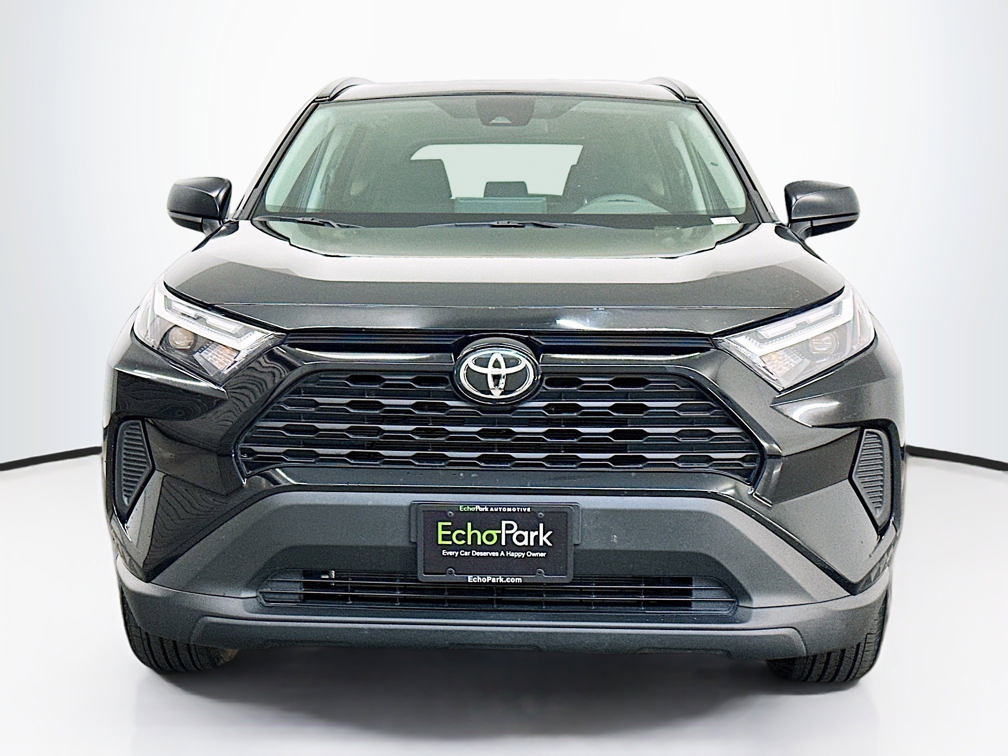 Used 2025 Toyota RAV4 LE image 2