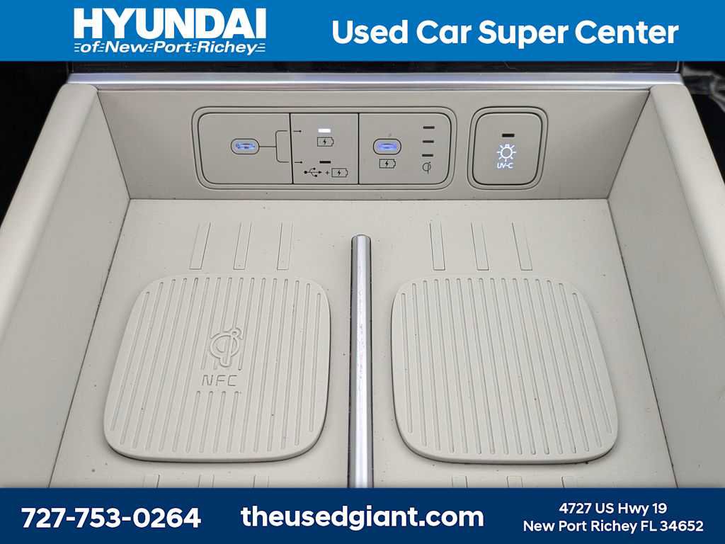 Used 2025 Hyundai Santa Fe Limited FWD image 35