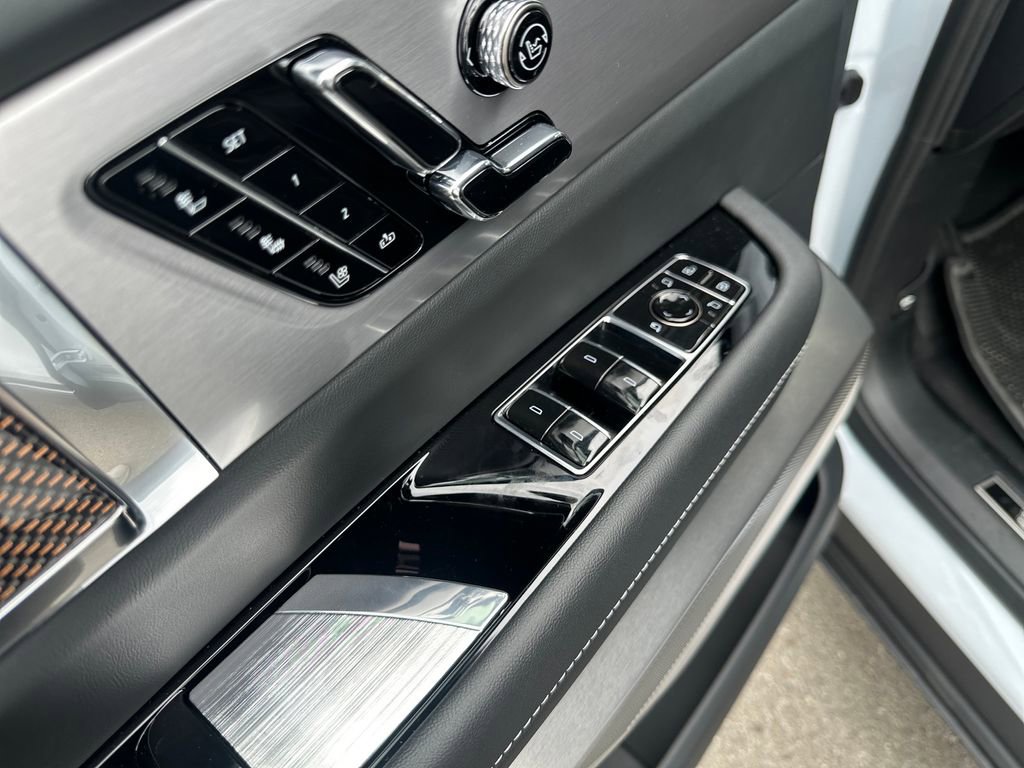 New 2026 Cadillac Vistiq Premium Luxury AWD/4WD image 16