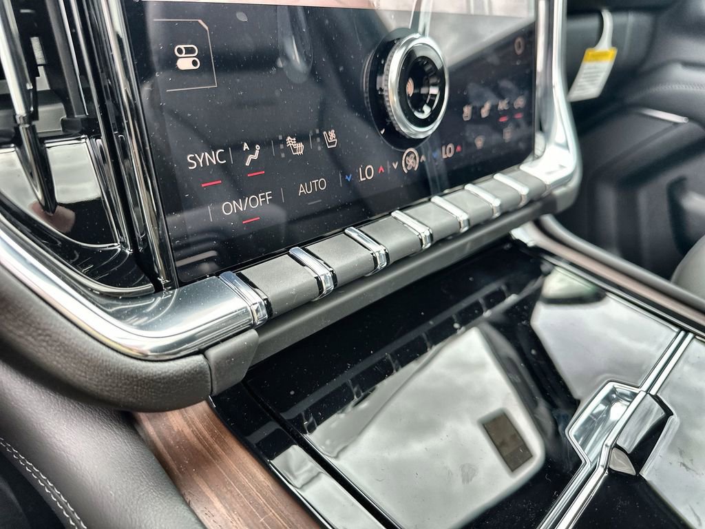 New 2026 GMC Yukon Denali w/ Sun & Power Step Package image 27