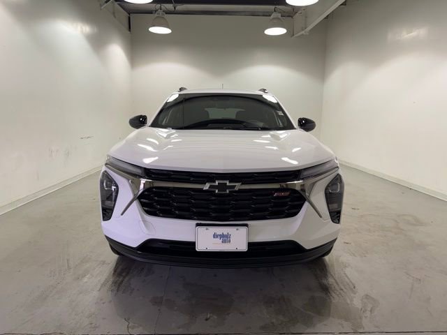 New 2026 Chevrolet Trax RS image 2