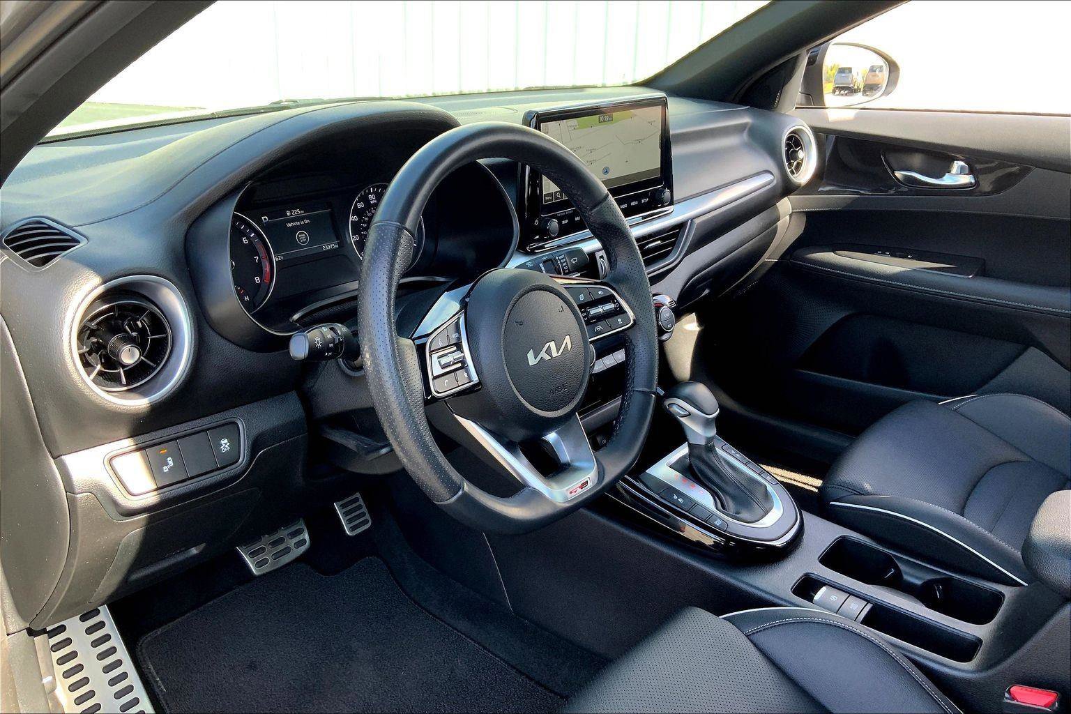 Used 2024 Kia Forte GT-Line w/ GT-Line Premium Package image 13