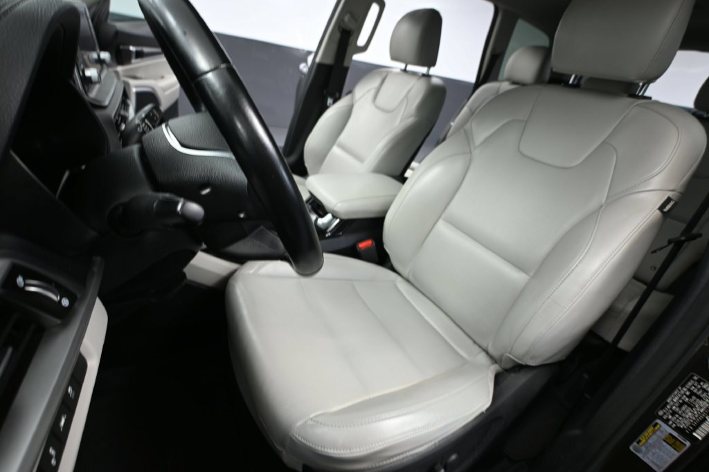 Used 2020 Kia Telluride S w/ S 8 Passenger Seating Package AWD/4WD image 18