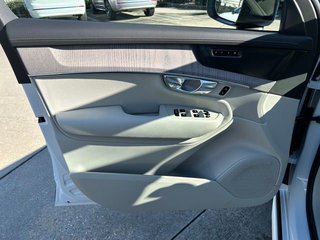 New 2026 Volvo XC90 B6 Ultra image 10