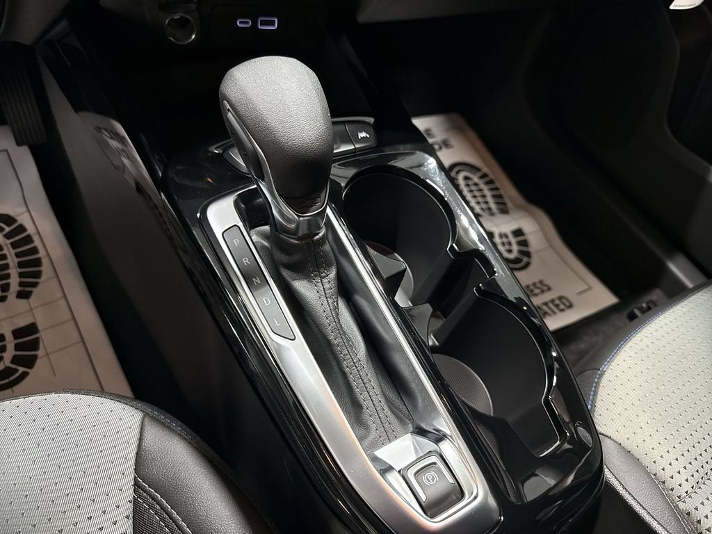 New 2026 Chevrolet Trax LT w/ Midnight Edition FWD image 16