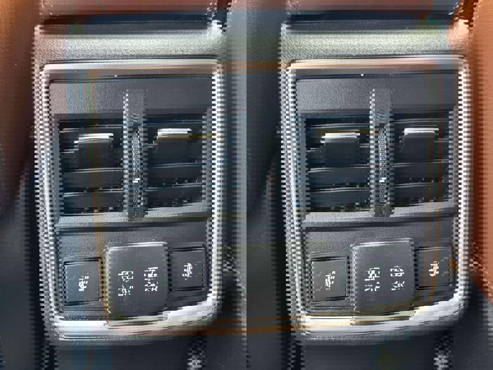 Used 2021 Subaru Forester Touring image 32