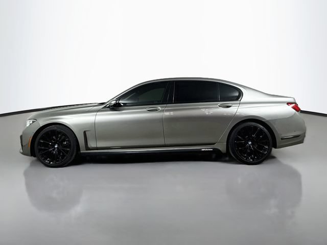 Used 2022 BMW 740i w/ M Sport Package RWD image 8