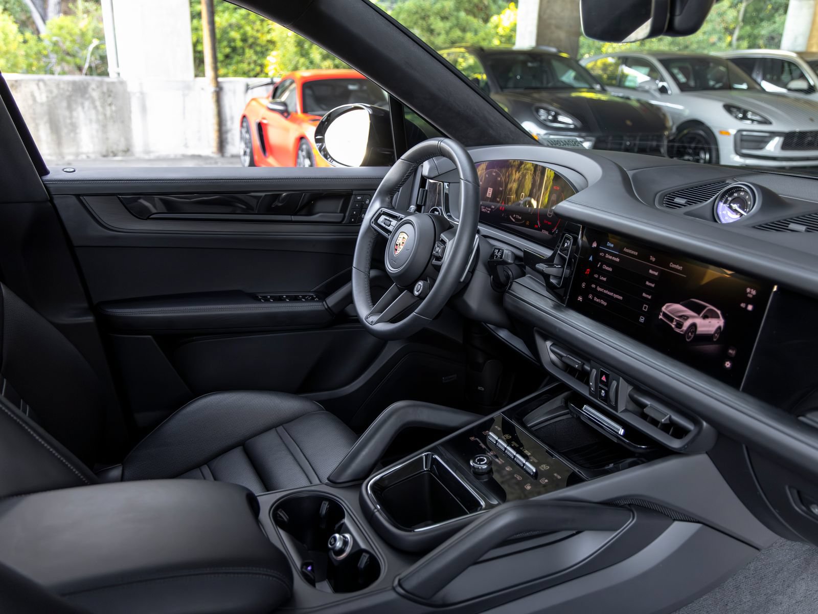 Certified 2025 Porsche Cayenne GTS AWD/4WD image 55