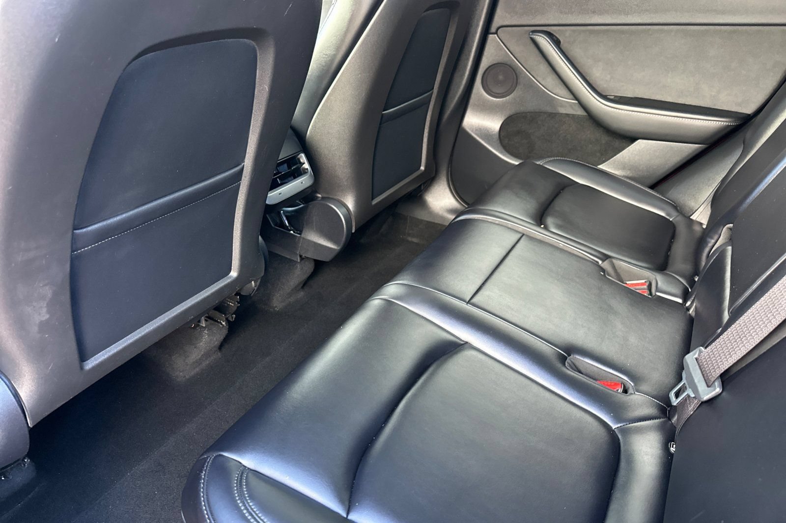 Used 2024 Tesla Model Y Long Range AWD/4WD image 12