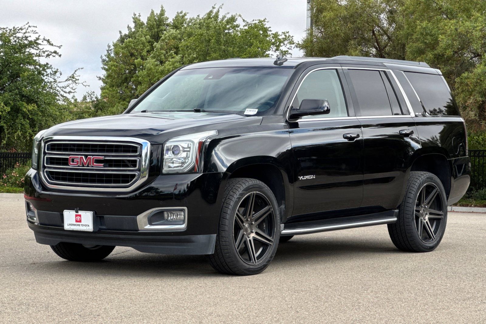 Used 2015 GMC Yukon SLE w/ Convenience Package AWD/4WD image 8