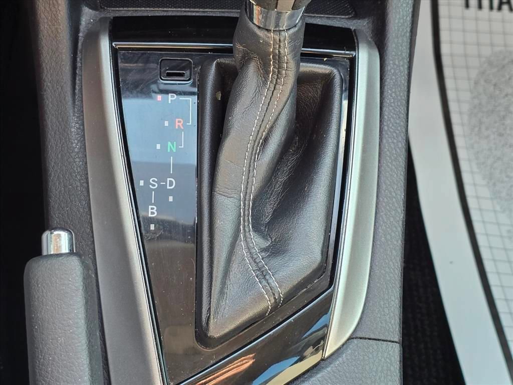 Used 2015 Toyota Corolla LE FWD image 17