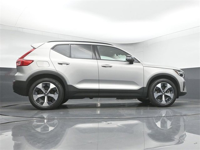 Used 2024 Volvo XC40 B5 Plus w/ Protection Package Premier image 42