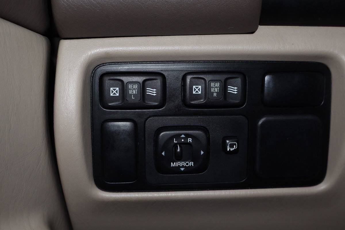 Used 2001 Lexus LX 470 4WD image 19